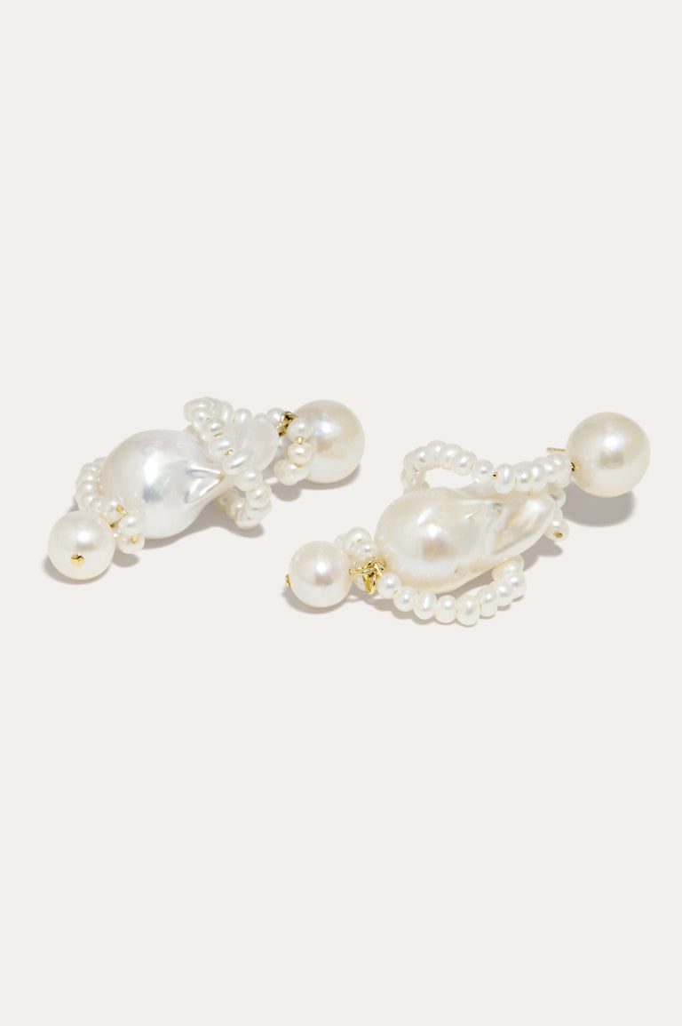 Boucles d'oreilles Carvings en vermeil d'or recyclé et perle