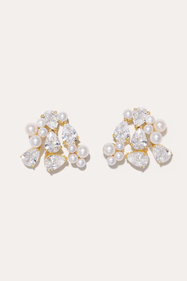 Les souffles que nous osons prendre – Boucles d'oreilles en vermeil recyclé or, perles et oxyde de zirconium