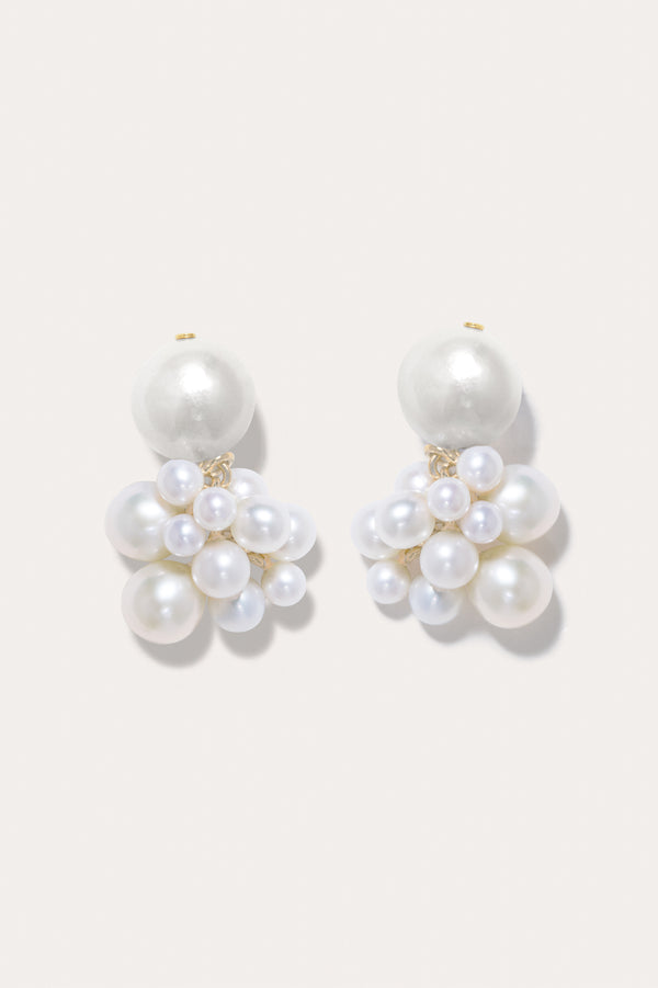 Jusqu'à ce que les étoiles pâlissent - Boucles d'oreilles en perles et vermeil d'or recyclé