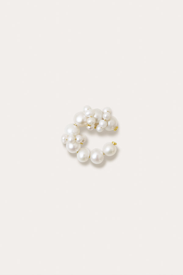 P247 - Manchette d'oreille en perle et vermeil d'or recyclé