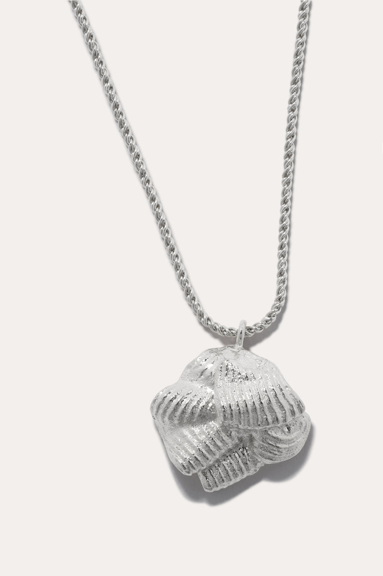 Crème au Beurre (Ou, La Cerise sur le Gâteau) - Pendentif Plaqué Argent