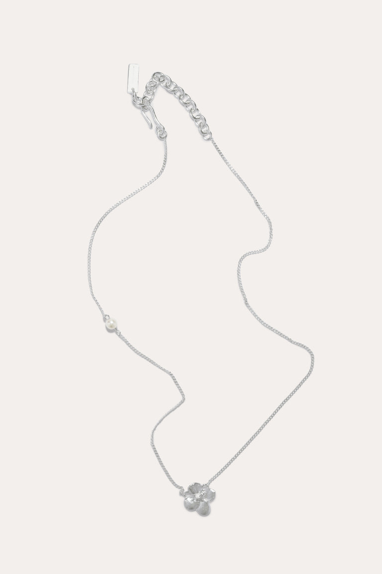 R2237 - Pearl and Silver Plated Necklace