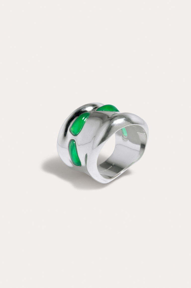 Cobblestones - Green Resin Stone and Silver Plated Ring
