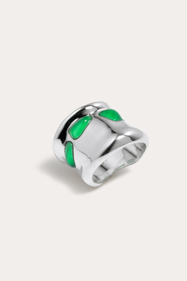 R2278 - Bague en résine verte et plaquée argent