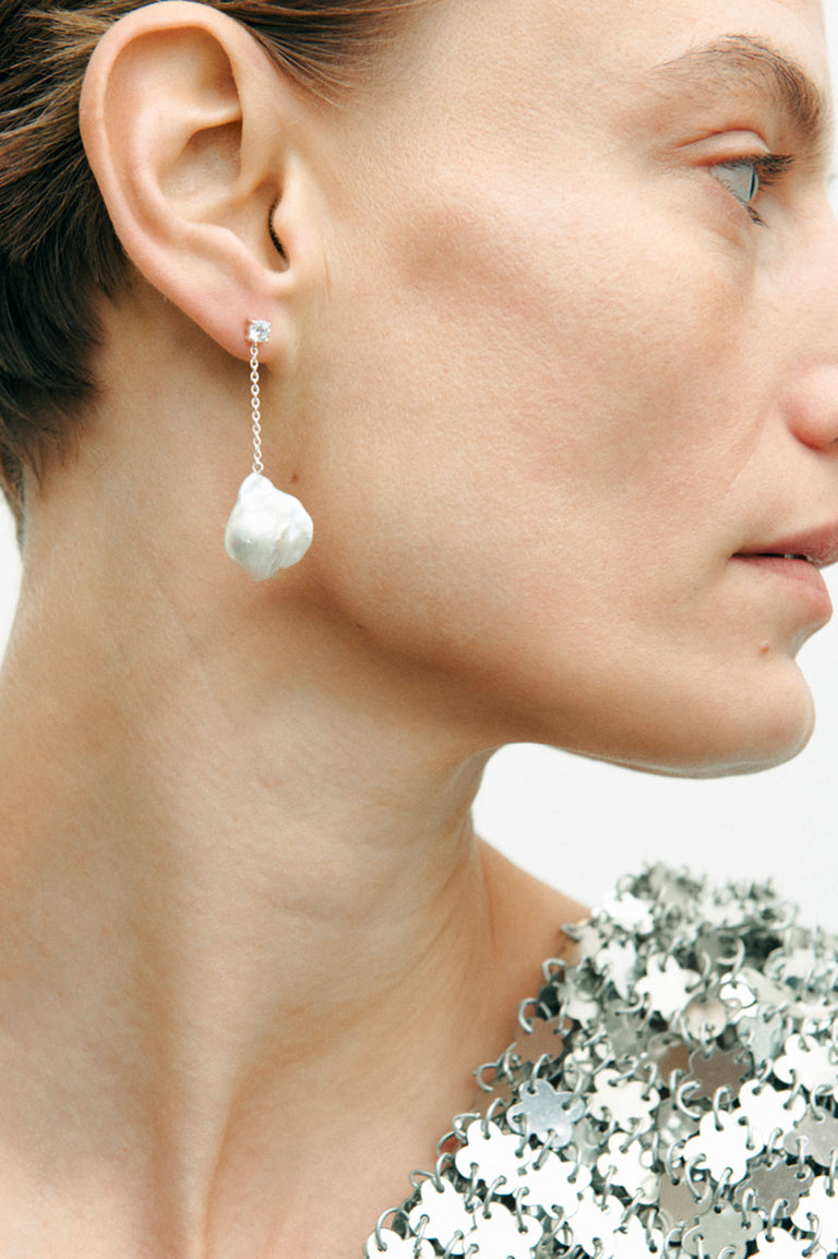 Boucles d'oreilles en argent recyclé avec perle et oxyde de zirconium - Rocher suspendu
