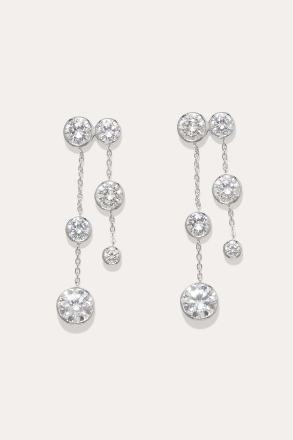 Comment voir clairement dans l'obscurité - Boucles d'oreilles en oxyde de zirconium et argent recyclé