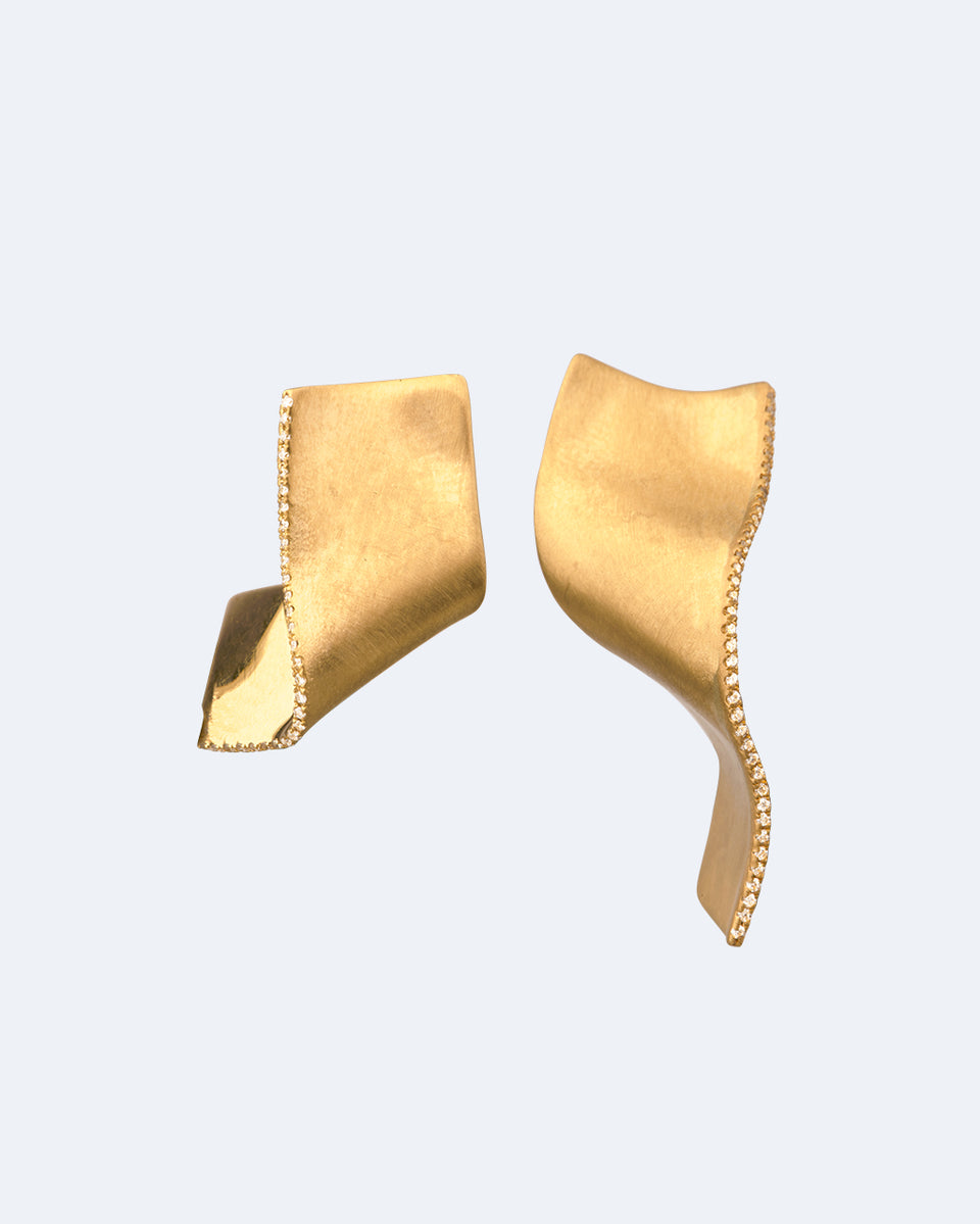 Souvenirs d'eau - Boucles d'oreilles en or jaune 18 carats et diamants