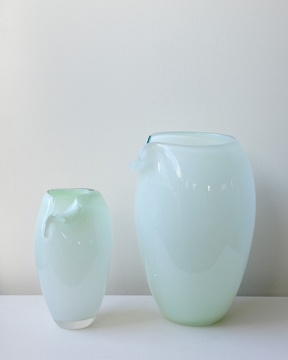 B143 - Vase moyen en verre recyclé vert menthe