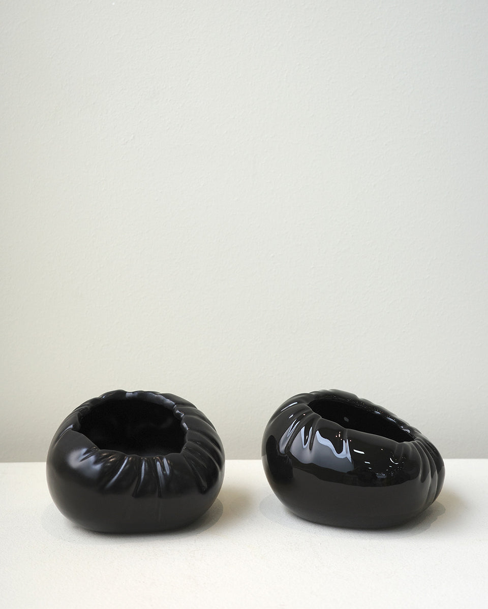 Croissant - Small Bowl in Gloss Black