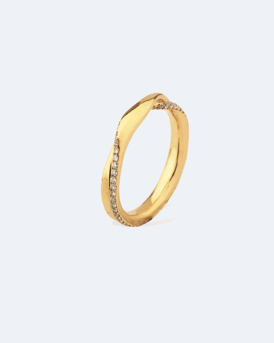 Un monde différent – Bague en or jaune 18 carats et diamants