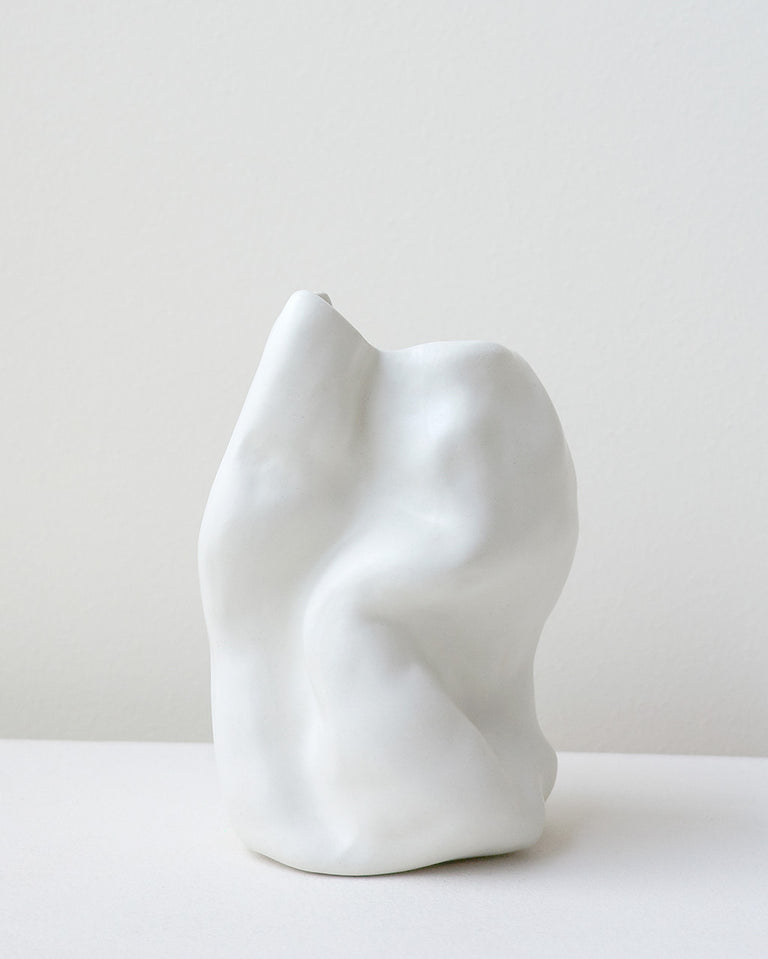 B90 - Large Vase in Matte White