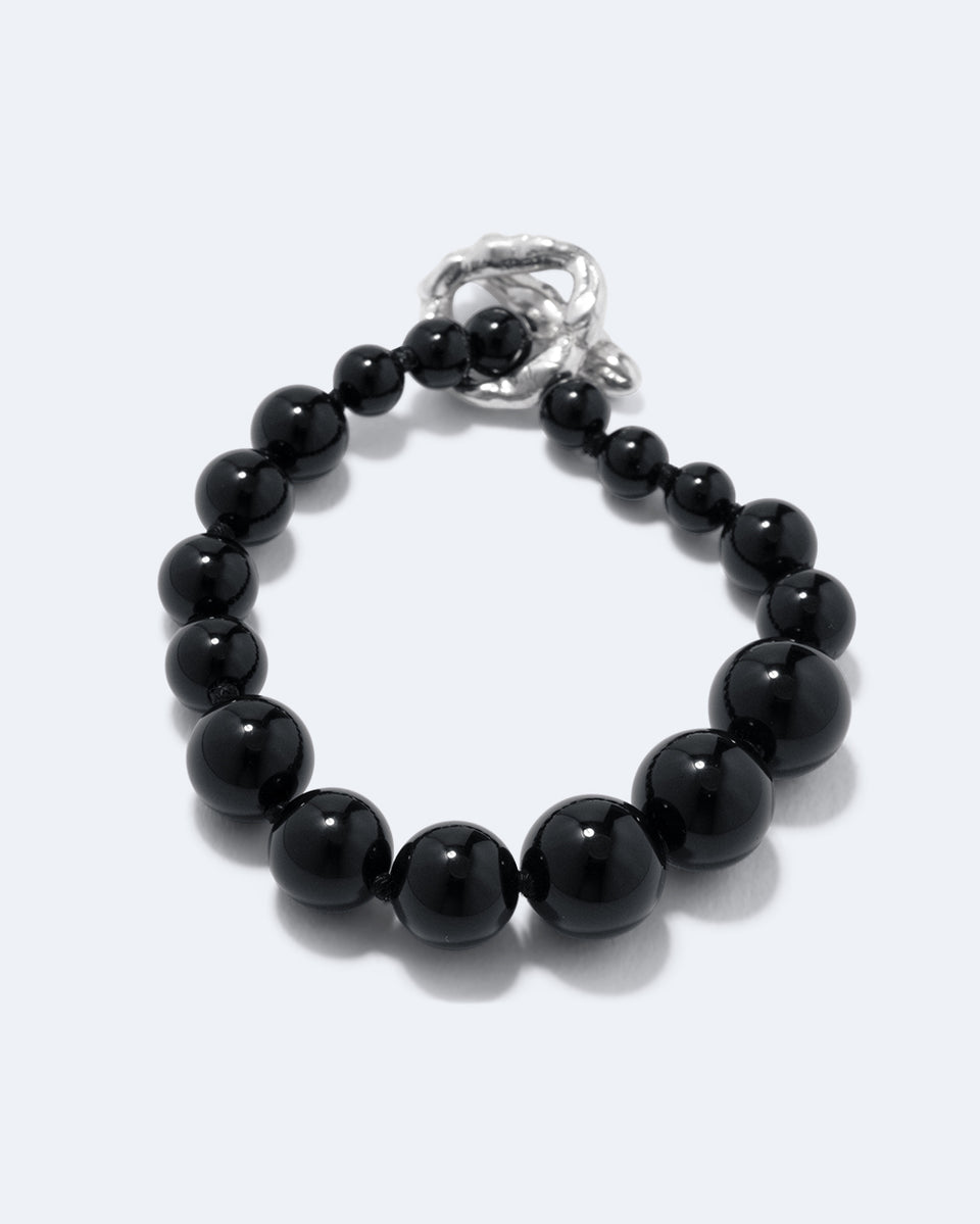 Enfoncé jusqu'aux genoux dans un bourbier du North Yorkshire - Bracelet en onyx noir et argent recyclé