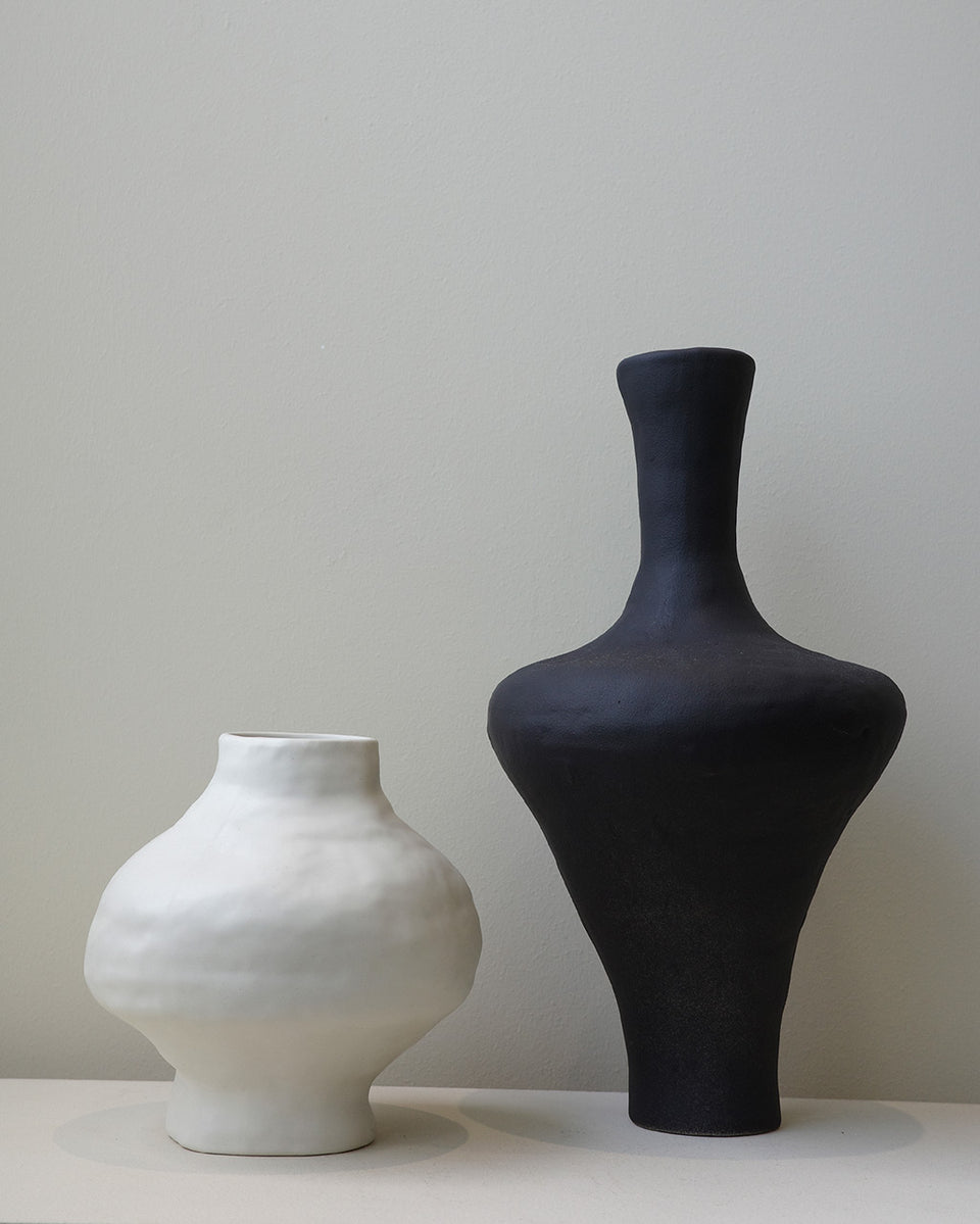 Obsidian - Giant Vase in Matte Black