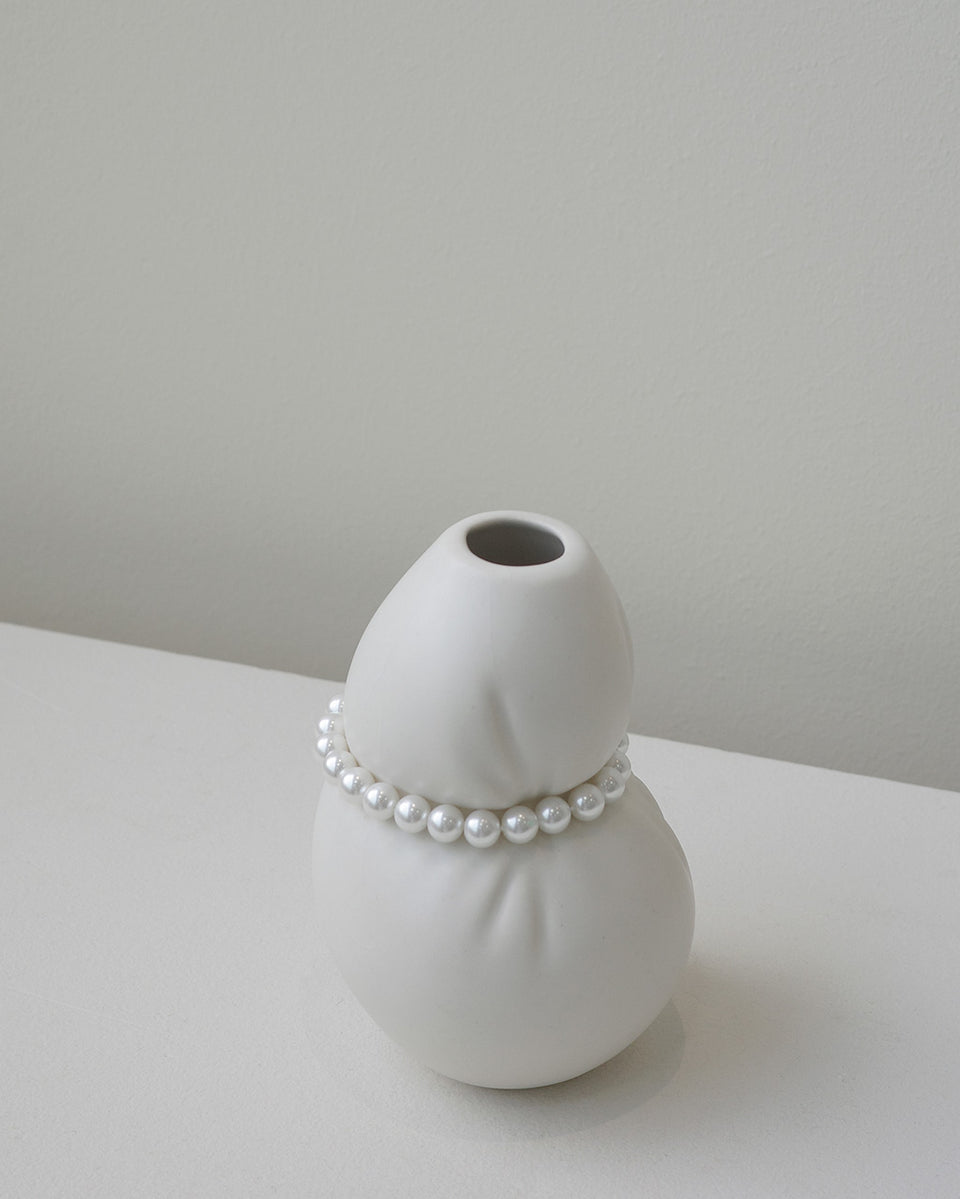 Squeezed - Small Vase in Matte White w/ Faux Pearls