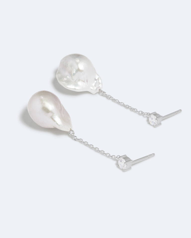 Boucles d'oreilles en argent recyclé avec perle et oxyde de zirconium - Rocher suspendu