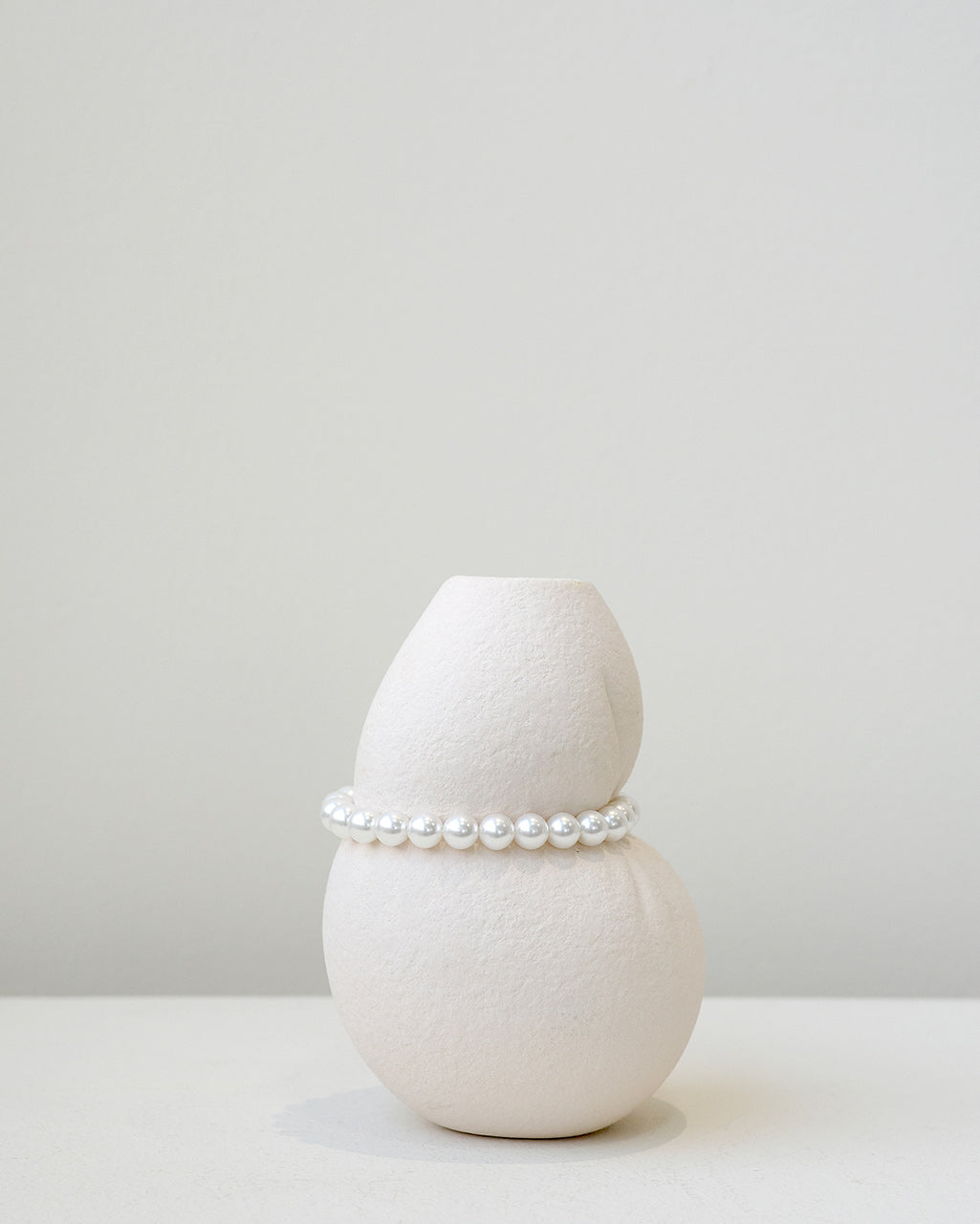 Squeezed Small Vase Textured w Faux Pearls
