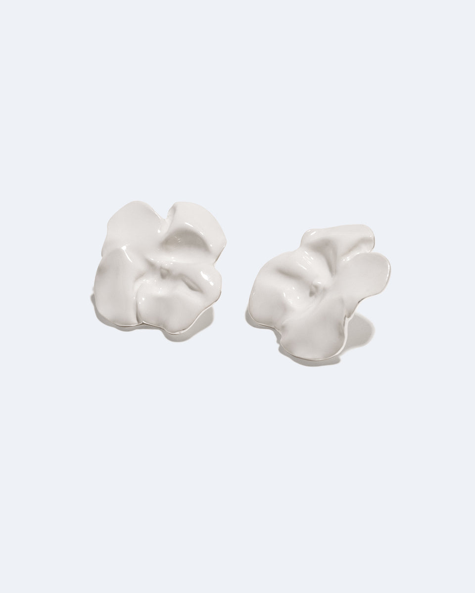 E07 - Boucles d'oreilles en émail blanc et argent recyclé