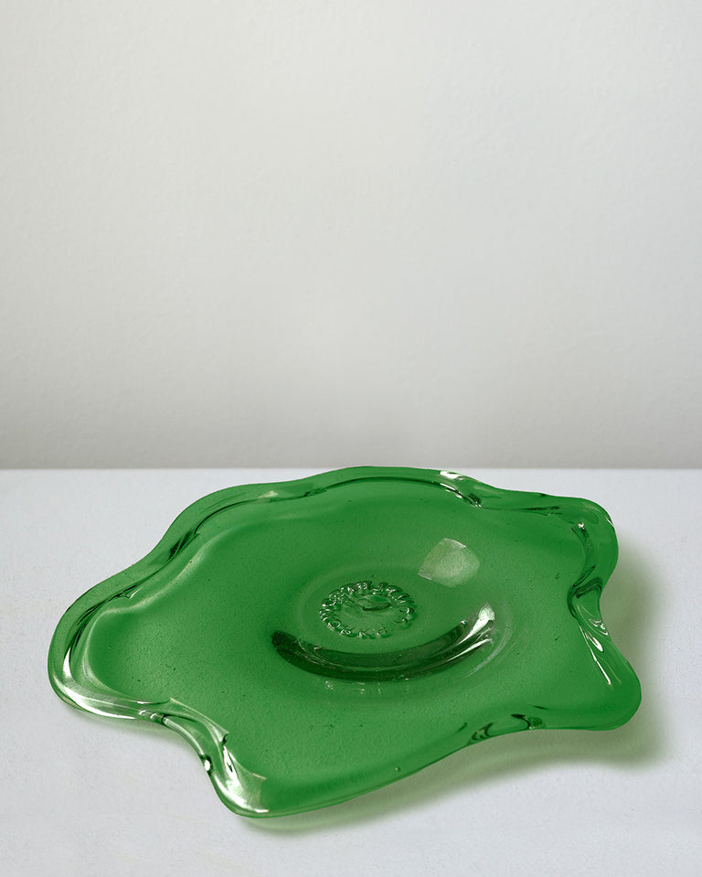 Pond - Assiette plate moyenne en verre recyclé vert feuille