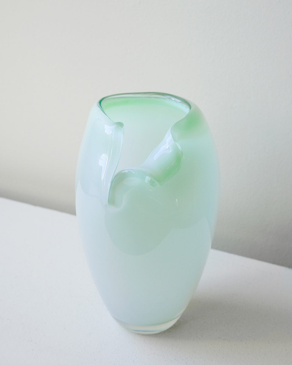 B143 - Vase moyen en verre recyclé vert menthe