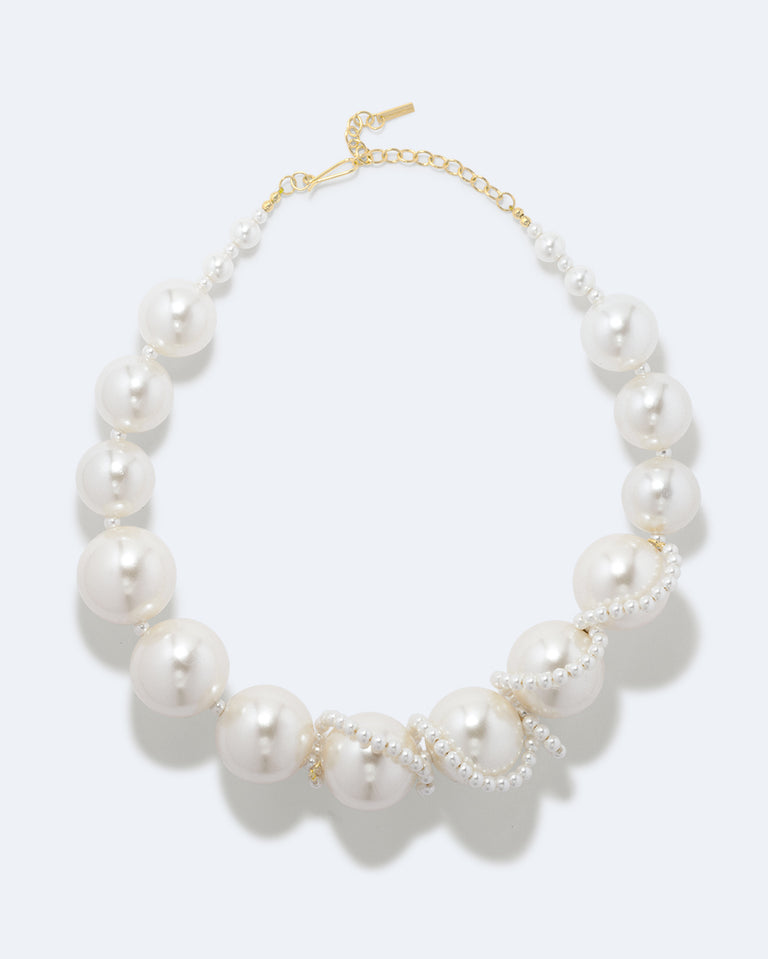 Le Collier Arcs de Lune – Plaqué Or et Perles