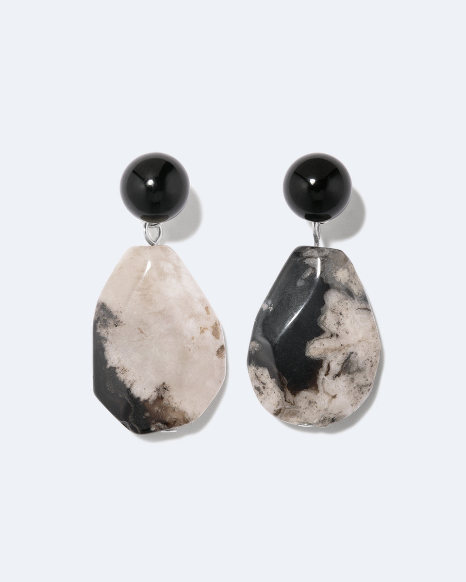 H103 - Boucles d'oreilles en argent recyclé Agate Fleur de Cerisier Noire et Onyx Noir