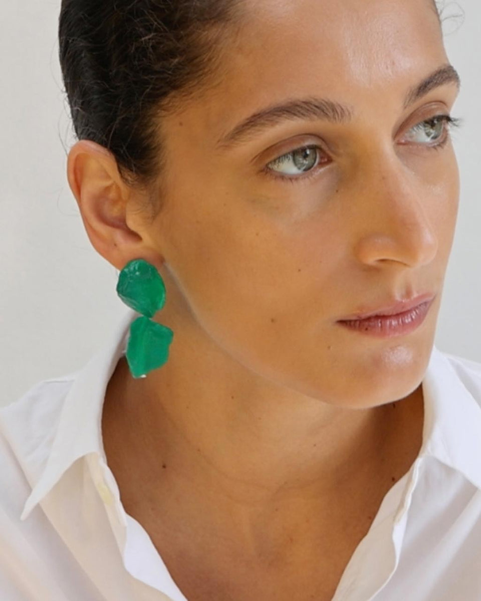 H93 - Boucles d'oreilles en résine verte et argent recyclé