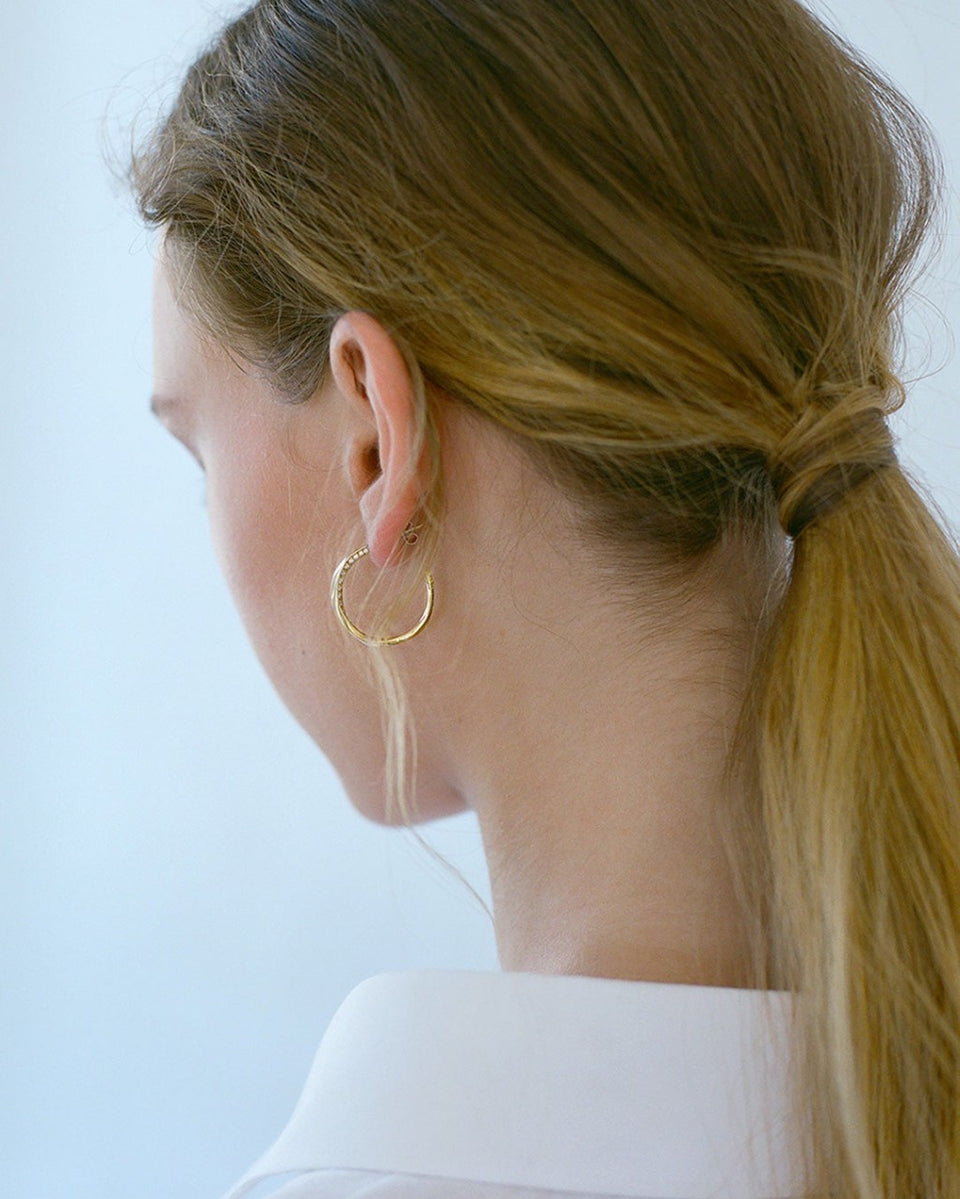 Les phases de la Lune - Boucles d'oreilles créoles en or jaune 18 carats et diamants