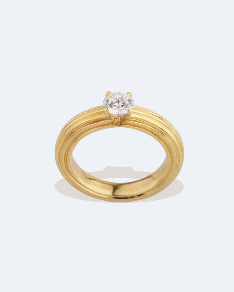 Bague de fiançailles solitaire Pillar en or jaune 18 carats et diamant rond