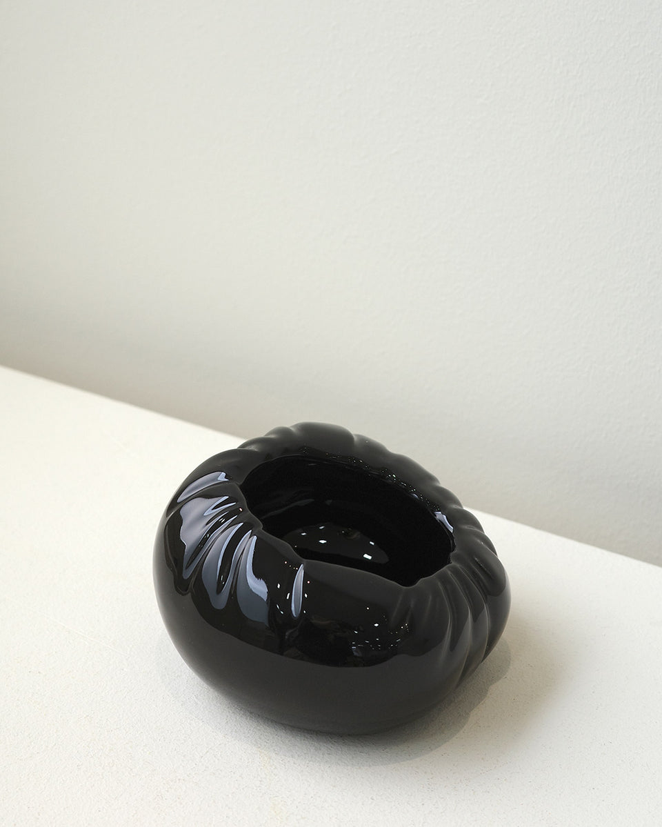 Croissant - Small Bowl in Gloss Black