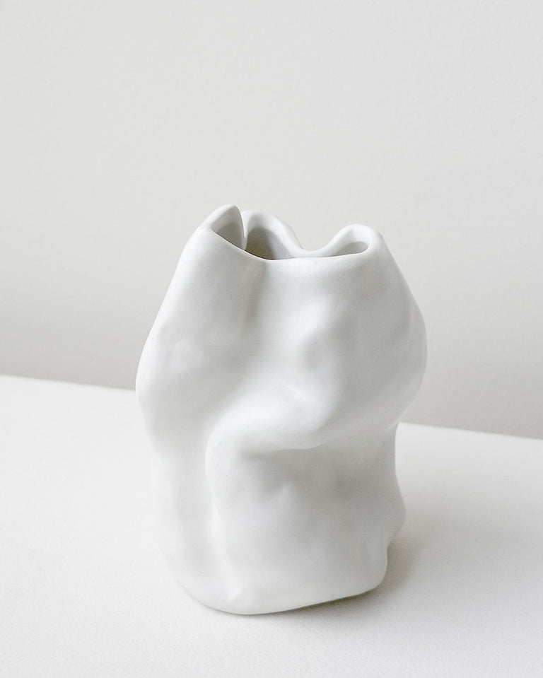 B90 - Large Vase in Matte White