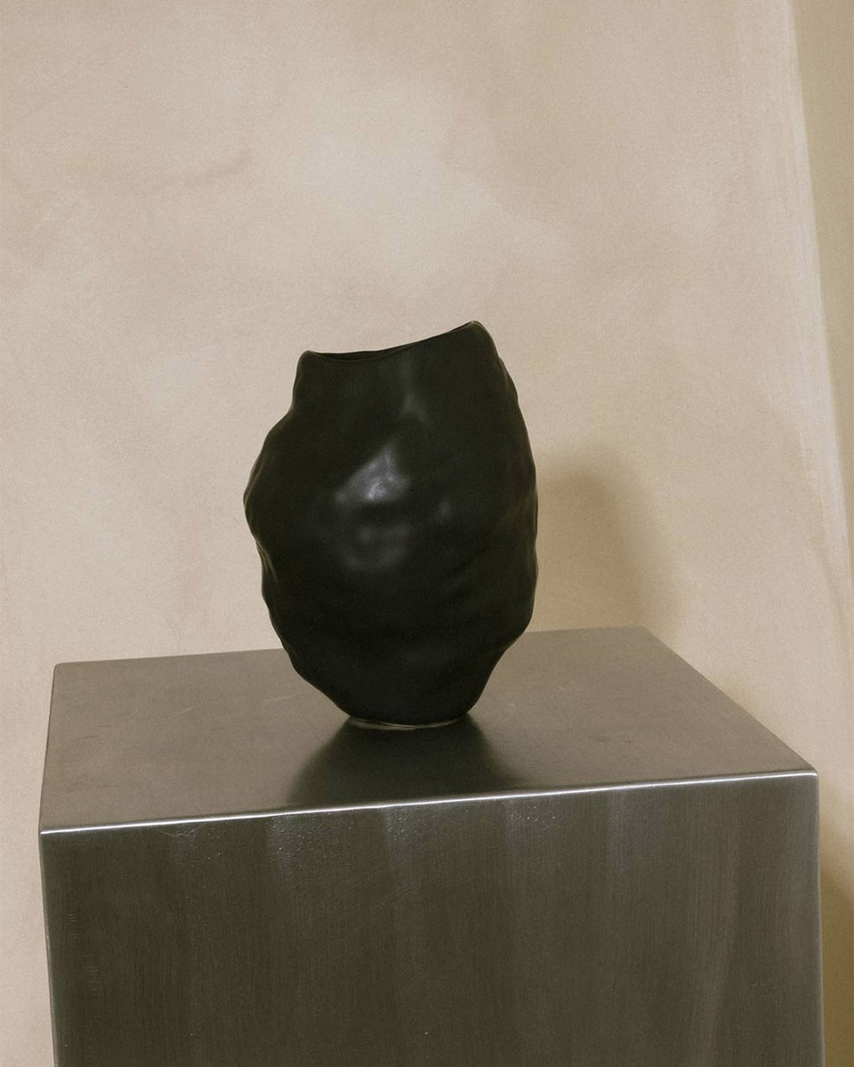 Onyx - Large Vessel in Matte Black