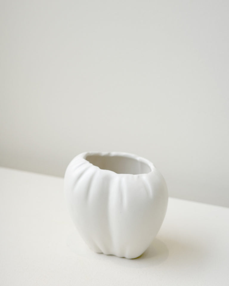 B72 - Petit vase blanc mat