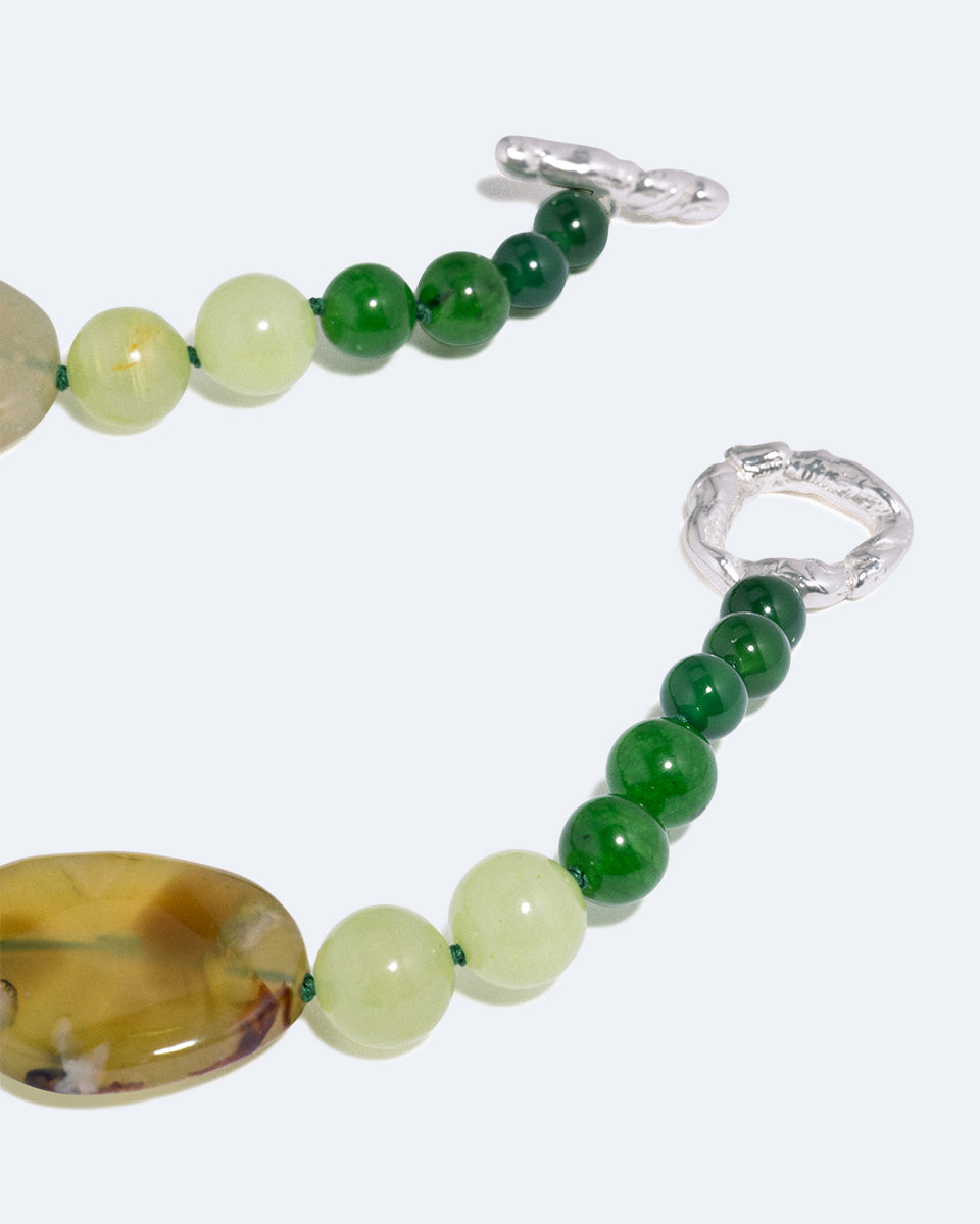 H100 - Collier en agate fleur de cerisier olive et calcite verte plaqué argent