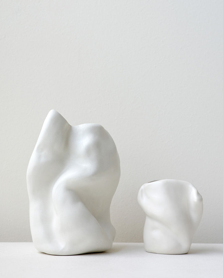 B90 - Large Vase in Matte White