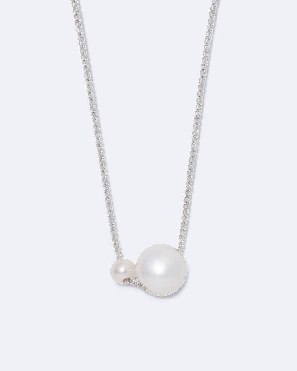 Un [Blanc] peut changer le monde - Pendentif plaqué perle et platine