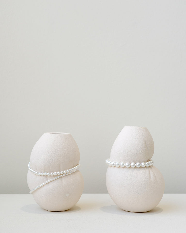 Squeezed - Small Vase in Textured Beige w/ Faux Pearls
