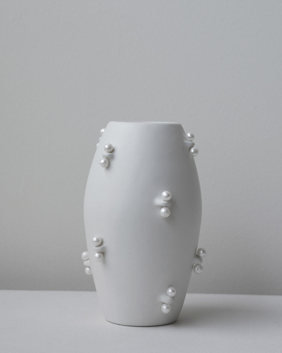 Pinched - Small Vase In Matte White w/ Freshwater Pearl