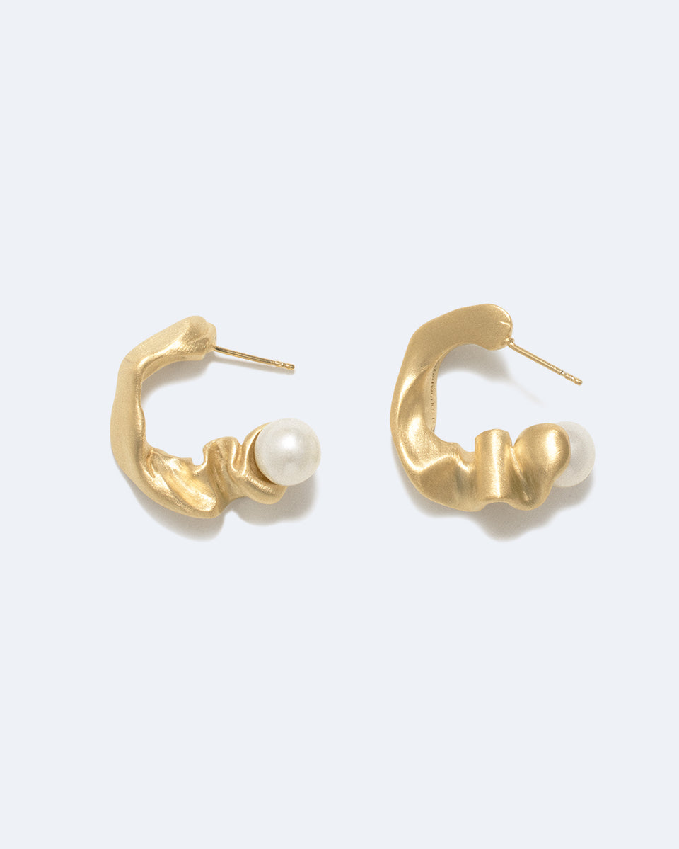 Crumple II - Boucles d'oreilles perles et vermeil or