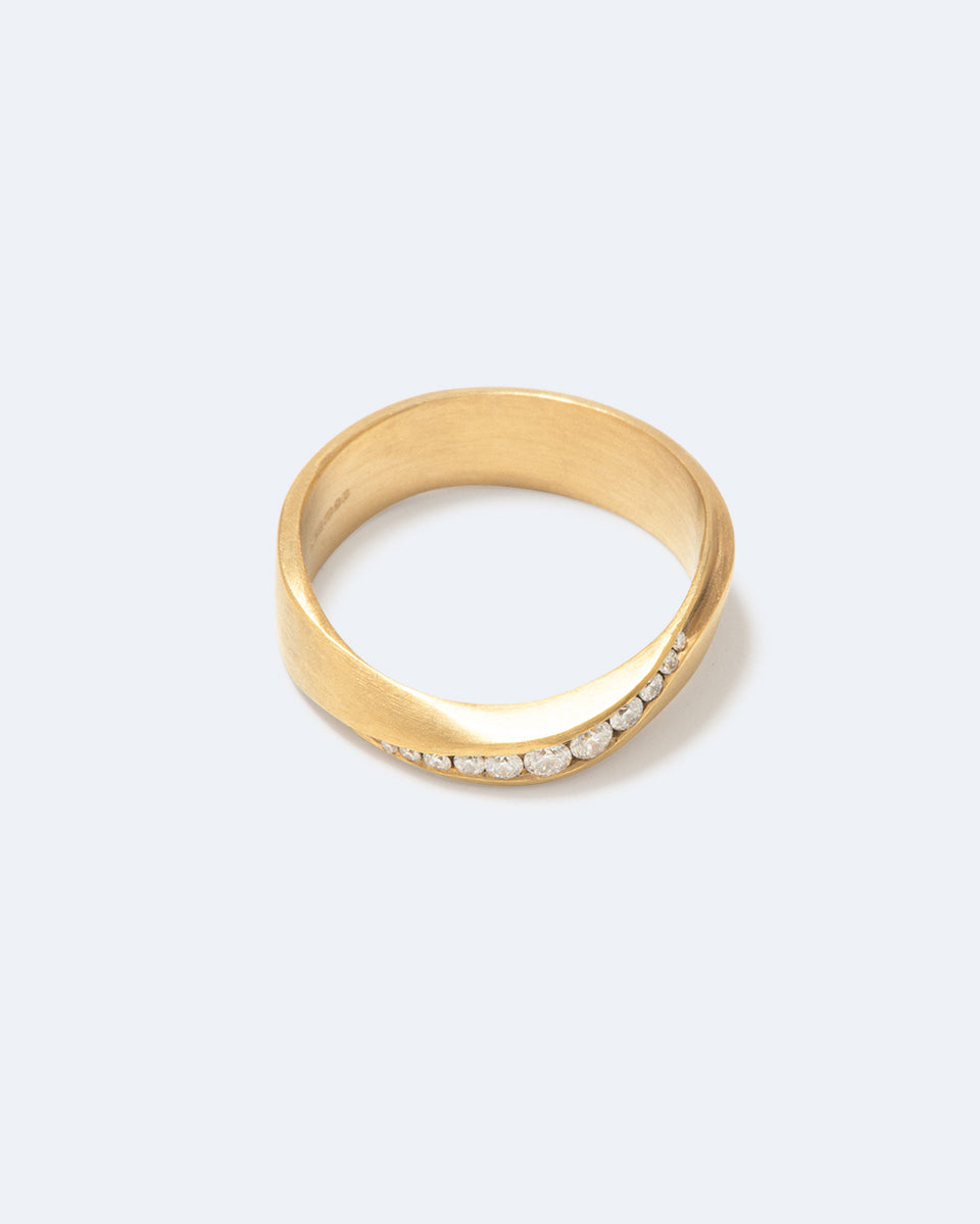Une lumière sous la pluie - Bague en or jaune 18 carats et diamants