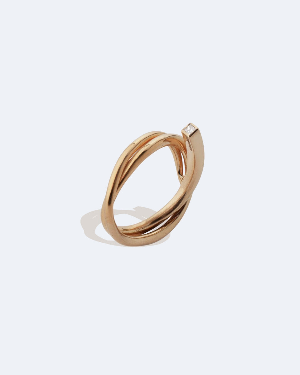 Archéologie de l'ère industrielle - Bague en or jaune 18 carats et diamants