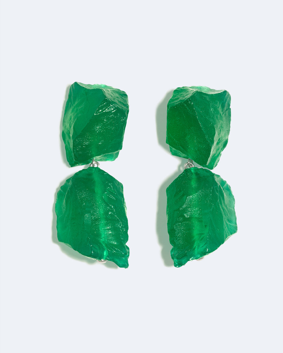 H93 - Boucles d'oreilles en résine verte et argent recyclé
