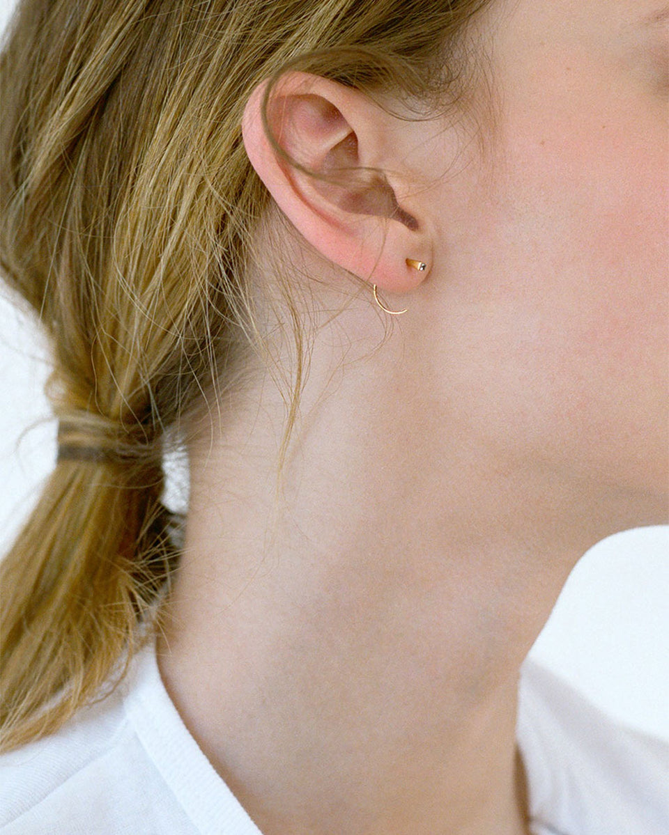 Oiseau de Nuit d'Été - Boucle d'Oreille Unique en Or Jaune et Diamants