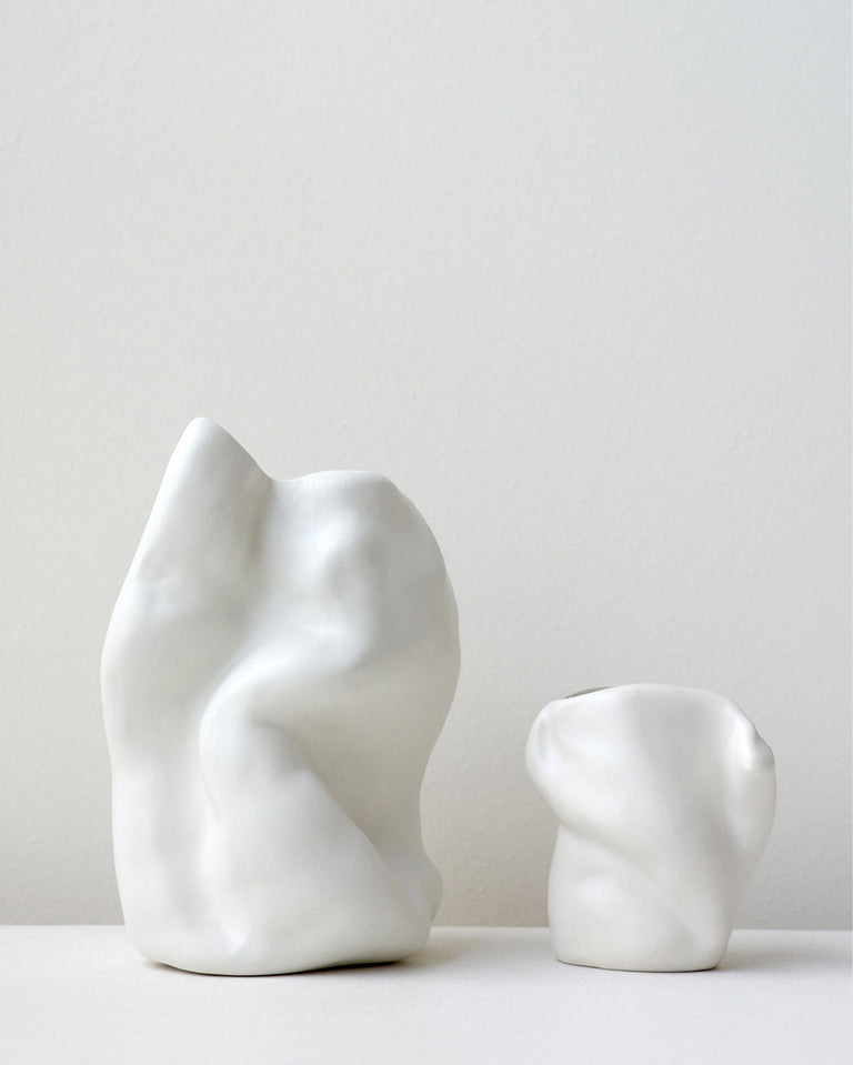B90 - Large Vase in Matte White