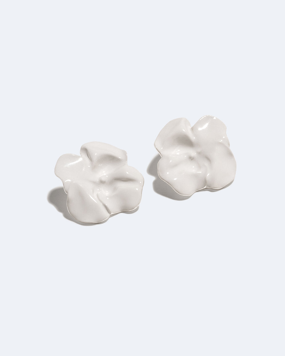 E07 - Boucles d'oreilles en émail blanc et argent recyclé