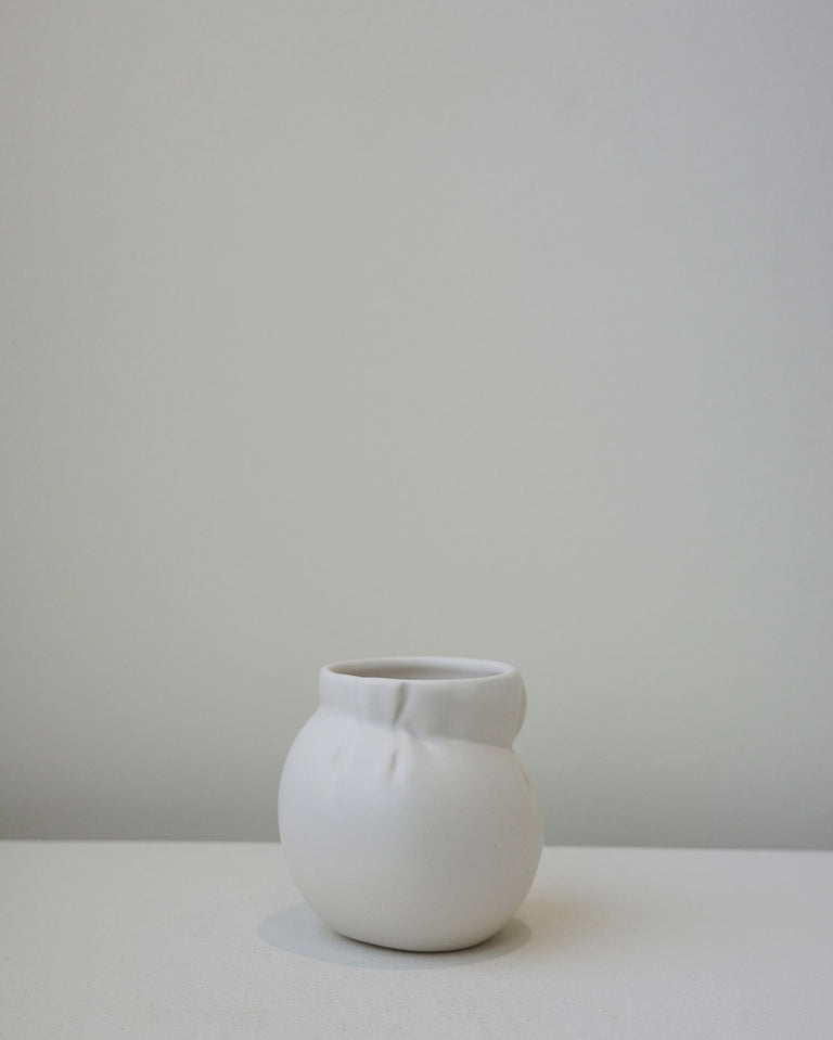 Squeezed - Cup in Matte White