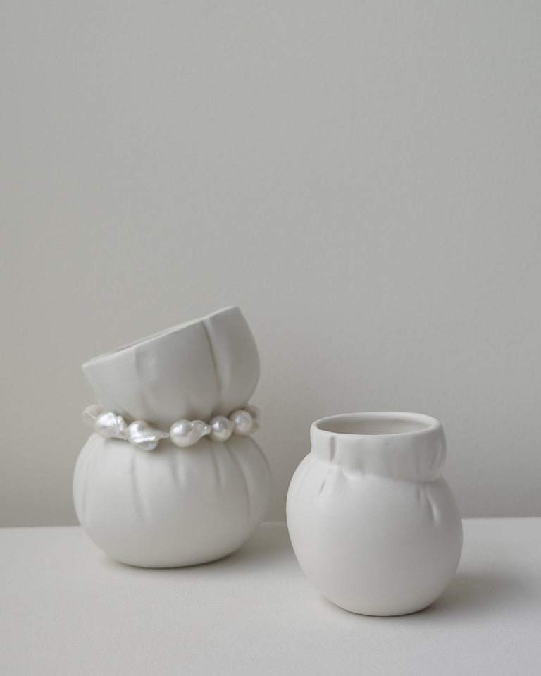 Squeezed - Cup in Matte White