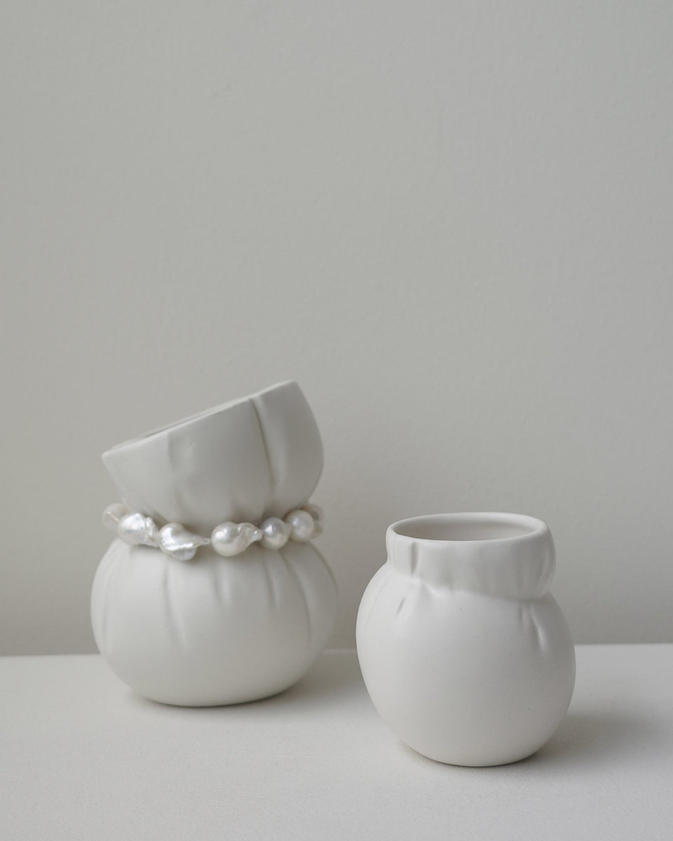 Squeezed - Cup in Matte White