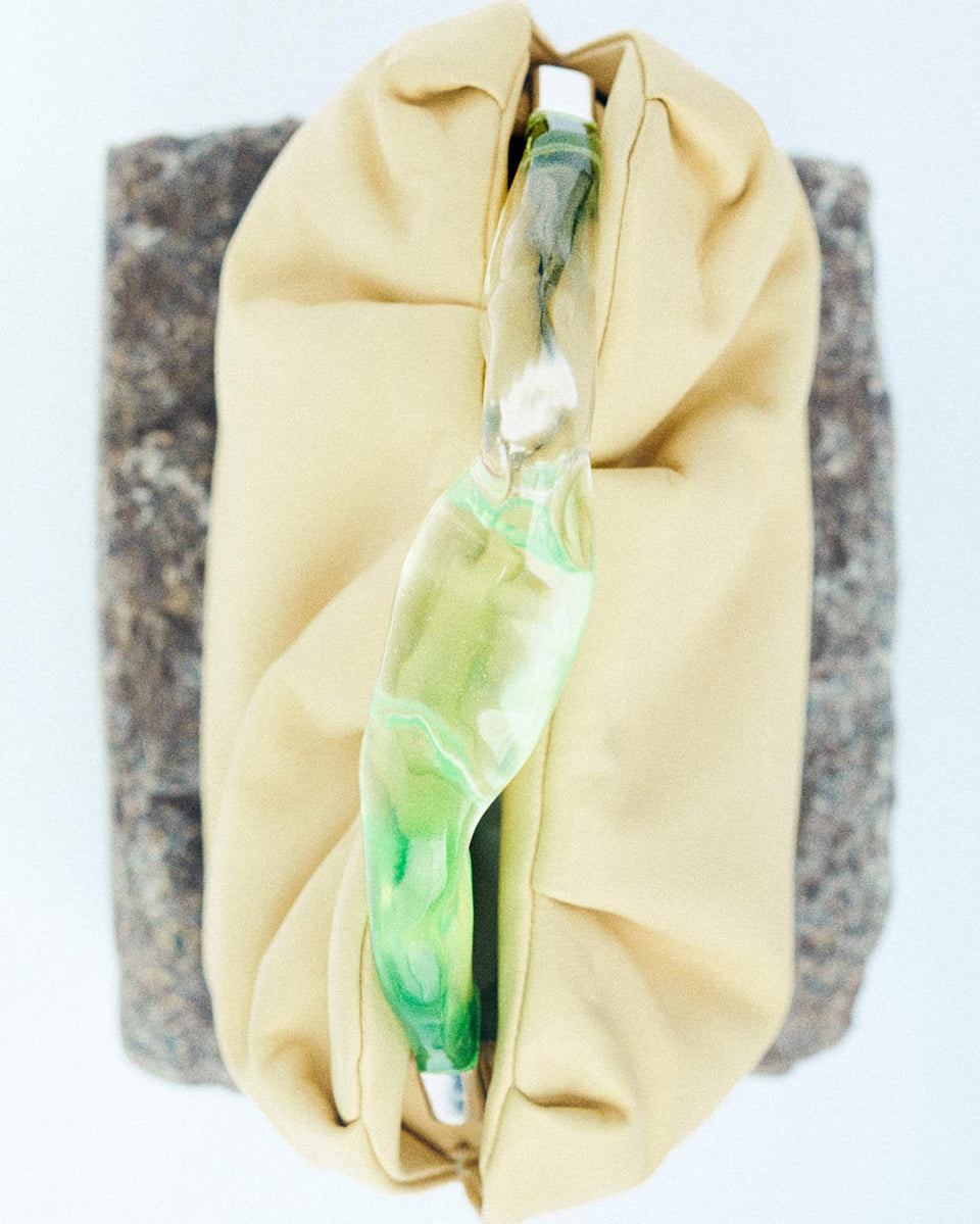 La Lunchbox - Pochette en résine couleur citron vert et cuir jaune