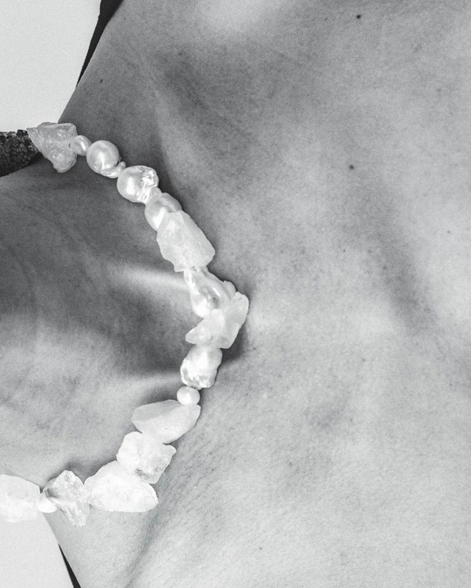 H87 - Collier en argent recyclé perle, oxyde de zirconium, obsidienne flocon de neige et cristal de roche