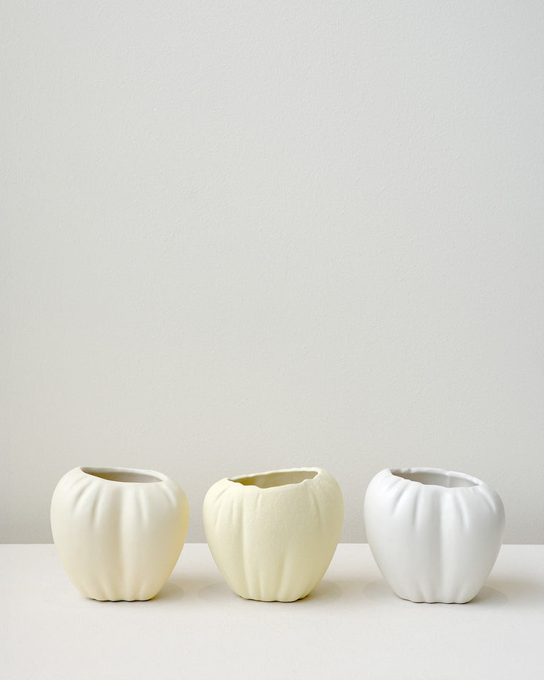 B72 - Petit vase blanc mat